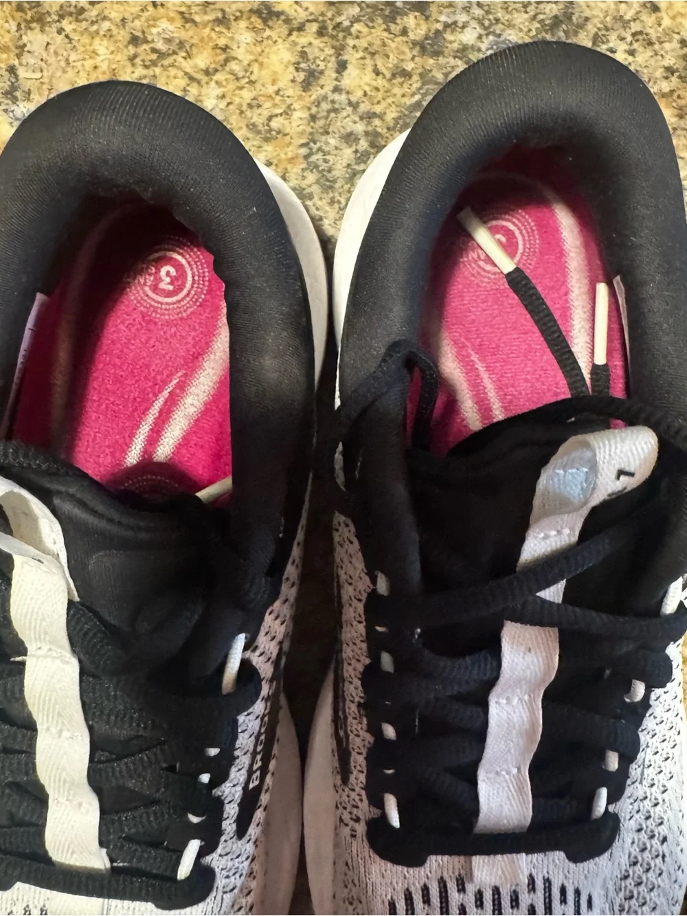 Sold Revel 7 White Black 120424 1B 121 Women's Running Shoes Size 6.5 Medium